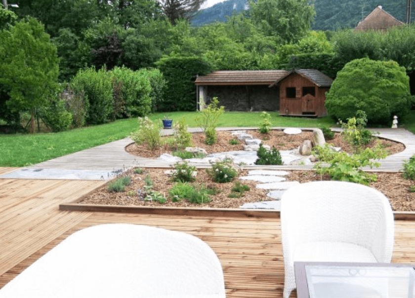 Massifs de fleurs et espaces verts, ils s’entretiennent toute l’année ! Mais comment ?