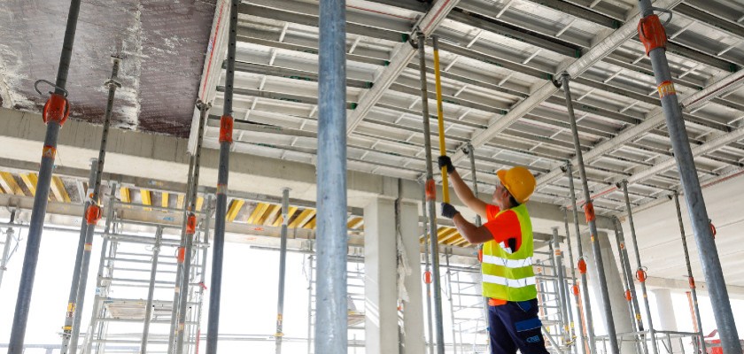 Le huileur de banches manche télescopique Nanovib®, le nouvel allié des chantiers béton !