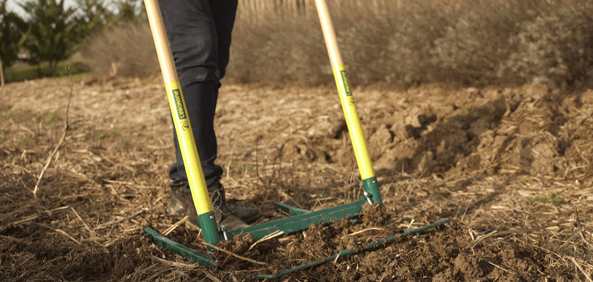 Avec l’Émietteur pour Biogrif 5 dents naturOvert®, jardinez au naturel !