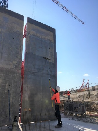 Le huileur de banches manche télescopique Nanovib® Leborgne® : Prévention de la pénibilité et gain de temps sur les chantiers